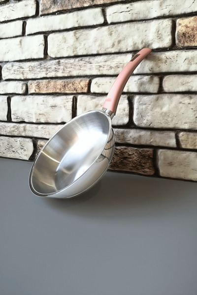 ELEGANCEV Capsule Base Steel Pan - Egg Pan - with Bakelite Handle - 18 cm