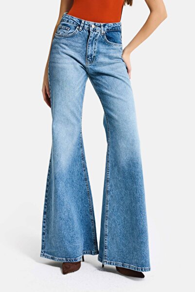 it's basic Women's Blue 4S6-4 Flare Fit Comfort Fabric Denim Jean