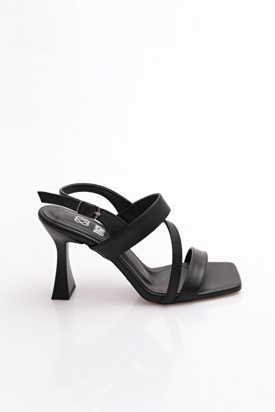 DGN Pm211-K600 Women's Ankle Belted Heeled Shoes