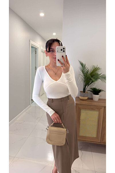 BİRCANÇİL Deisa Light Ecru Gathered V-Neck Blouse