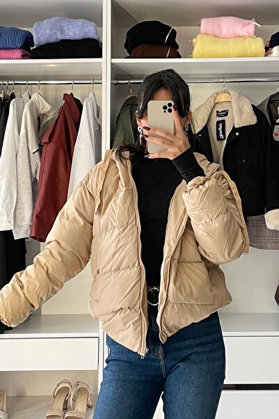 Tmptekstil معطف قصير بتفاصيل جيوب مزدوجة وغطاء للرأس - بيج BEJ