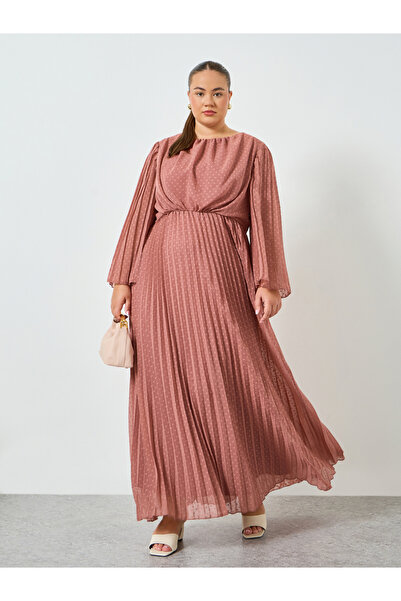 Styli Plus Size Pink Pleated A-Line Maxi Dress