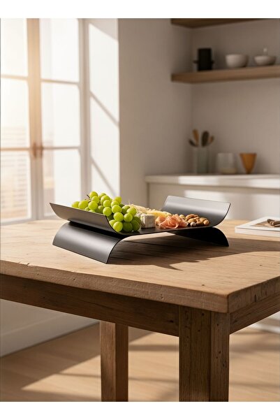 Casco Modern curved metal serving tray
