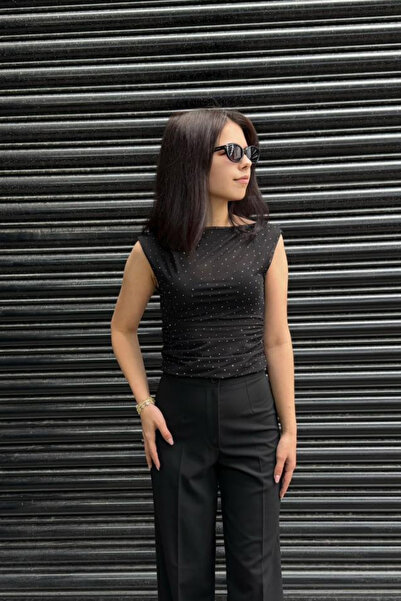 sunfyre Women's Rhinestone Stone Detailed Asymmetrical Cut Transparent Snap F...