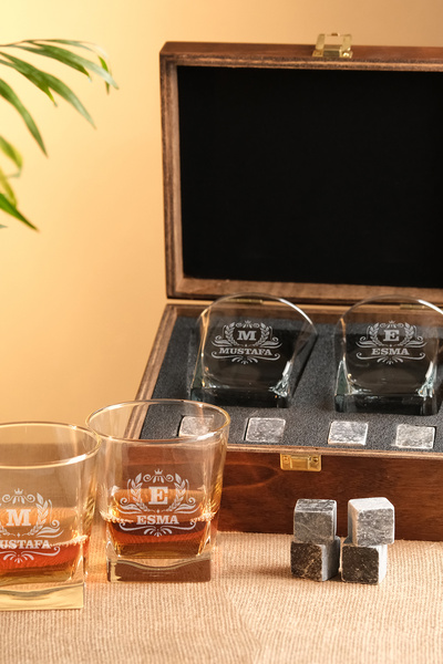 TRENDSHOPİC Doğum Günleri için Kişiye Özel Viski Bardakları - Ahşap Kutulu Vi...