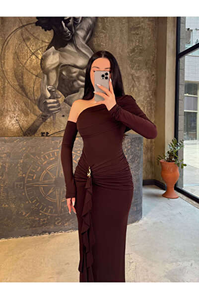 missswans Rayla Düşük Omuz Yan Büzgü Tokalı Midi Boy Elbise Kahve