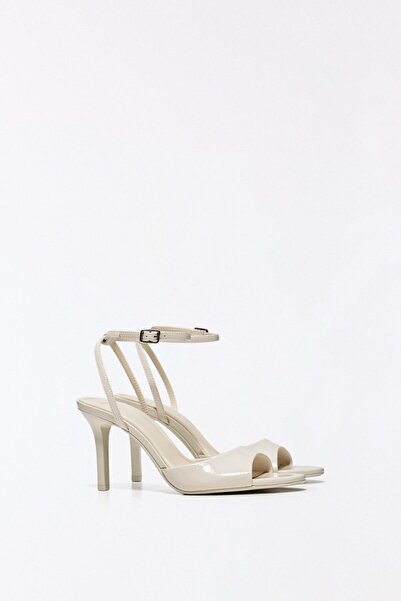 Bershka Bilekli topuklu sandalet