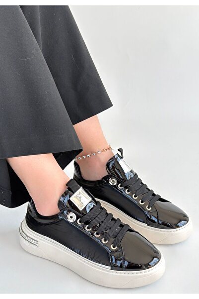 M&B COLLECT Hley Black Patent Leather Parachute Detailed Lace-Up Sneakers
