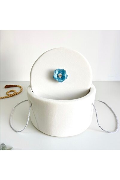 Anya-Events Βελούδινο κουτί βαπτιστικού σετ σε απόχρωση ιβουάρ με μπλε λουλούδι