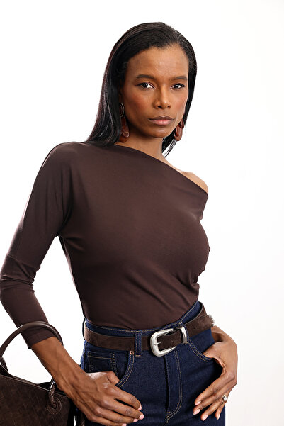 5in1Canpolat Bluză maro cu mânecă lungă și guler asimetric 2536