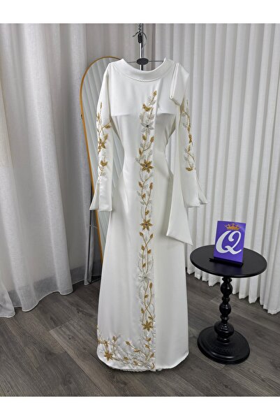 Special-DIARA "Queen's Radiance" dress, white with gold embroidery