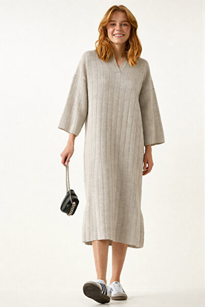 CloudyMood Women's V-Neck Oversize Fit Striped Textured Midi Length Casual St...