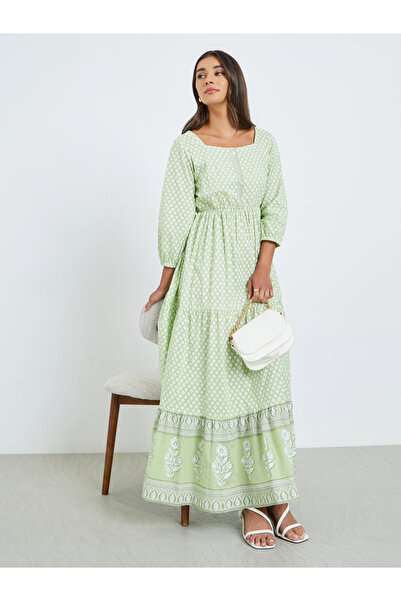 Styli Women Green Floral Print Tiered Maxi Dress