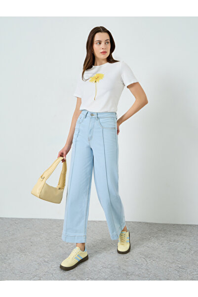 Styli Women Straight Fit Jeans with Pintuck Details