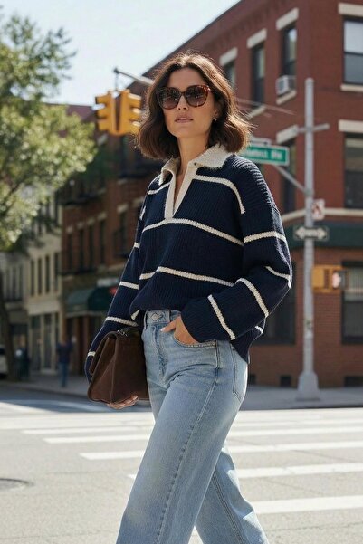 SHERIN سترة تريكو مخططة بياقة بولو باللون الأزرق الداكن