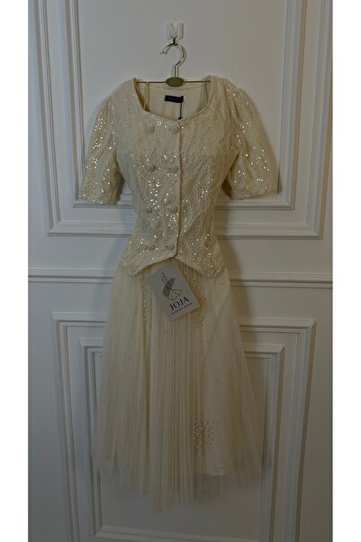 Joji Beige two-piece dress: blouse and embroidered sequined jacket