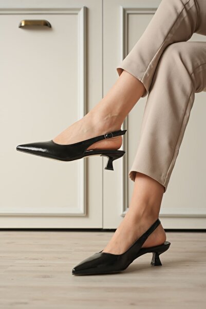 BellaPiede Women's Black Wrinkled Patent Leather Pointed Toe Slingback Low He...