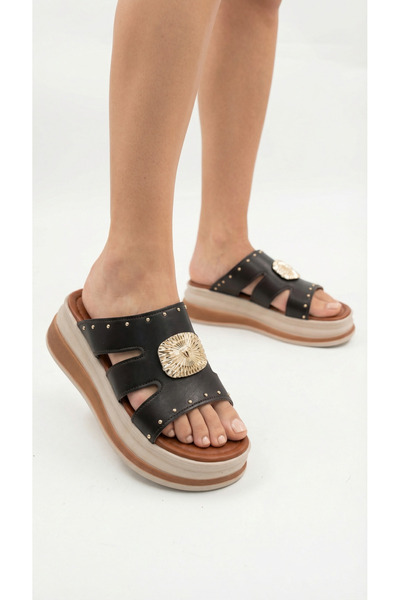 Limeo صندل نسائي صيفي مريح بكعب عالٍ وتفاصيل مشبك ذهبي سميك مربع الشكل