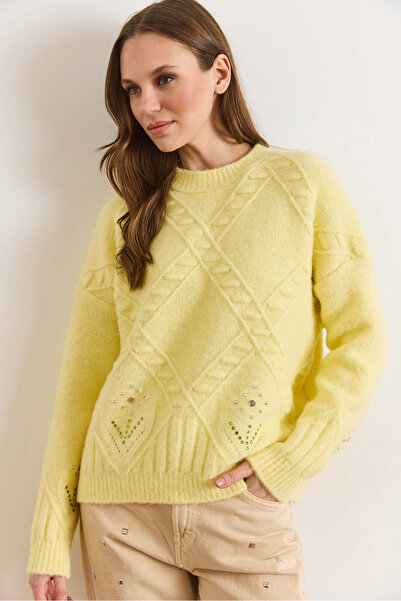 Olalook Women's Yellow Stone Detailed Textured Thick Knit Sweater Kzk-19001165