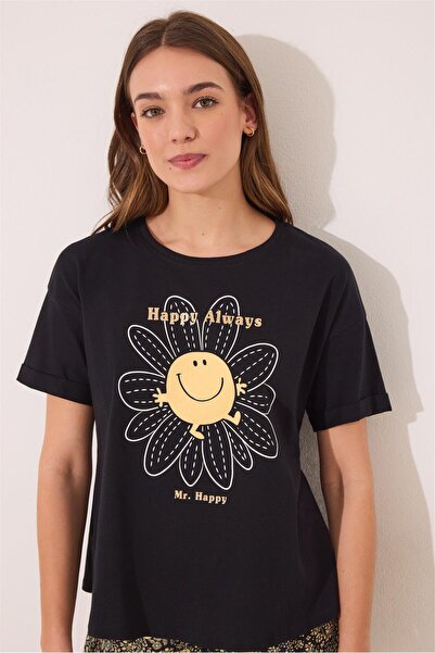 Perspective طقم بيجامة نسائي من وومن سيكريت باللون الأسود مع شورت مطبوع