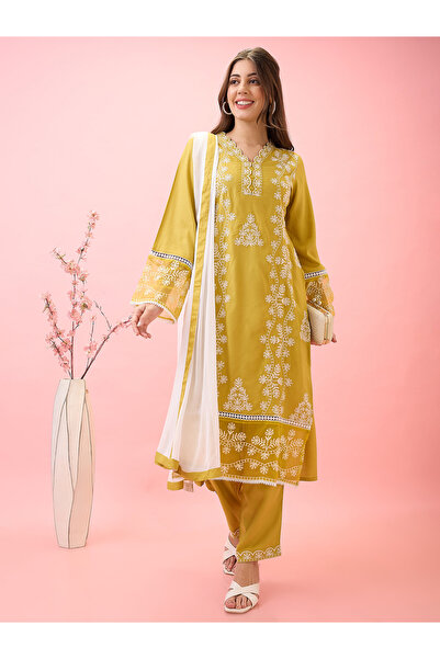 Globus By Styli Scalloped V-Neck Lace Insert Embroidered Straight Kurta and P...