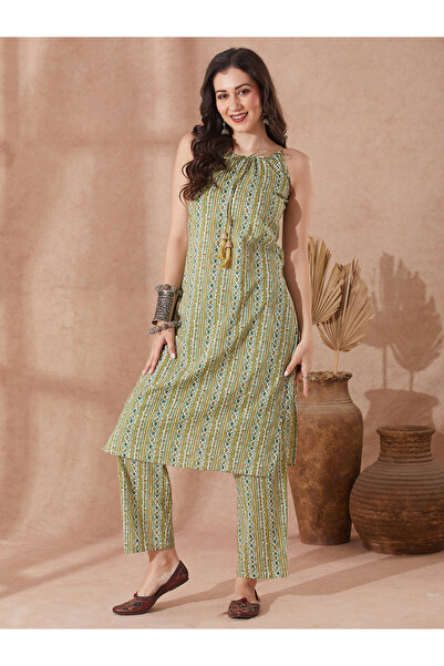 Globus By Styli Tie-Up Tassel Detail Ethnic Motif Straight Kurta and Trousers...