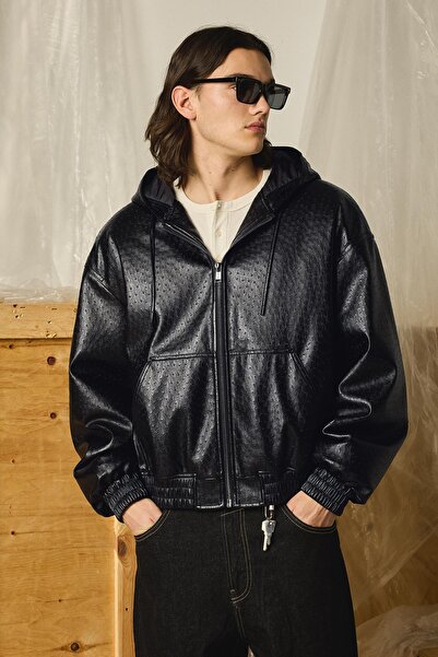 Bershka Kapüşonlu suni deri ceket
