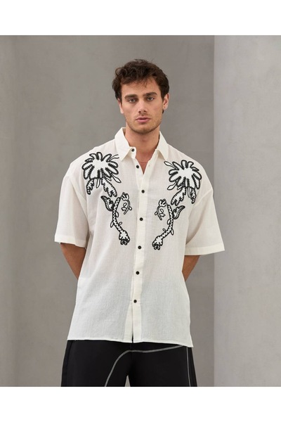 Yeblin Floral Embroidered Oversize Shirt Beige