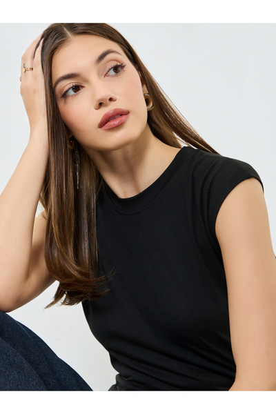 Styli Black Solid Sleeveless T-Shirt with Side Slit