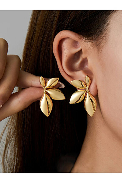Take Two By Styli Leaf Stud Earrings