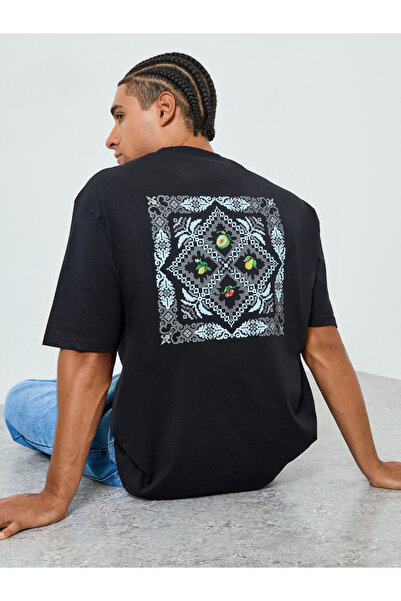 Styli Men Black Graphic Oversized T-Shirt