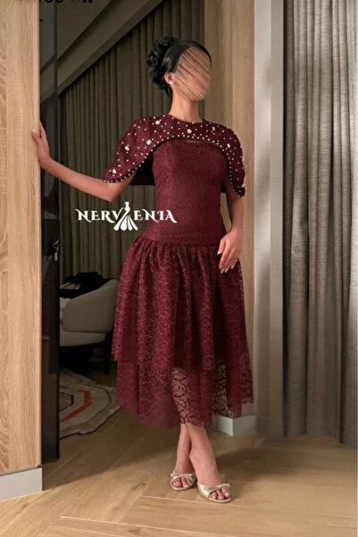 narvenia Lace midi dress with cape