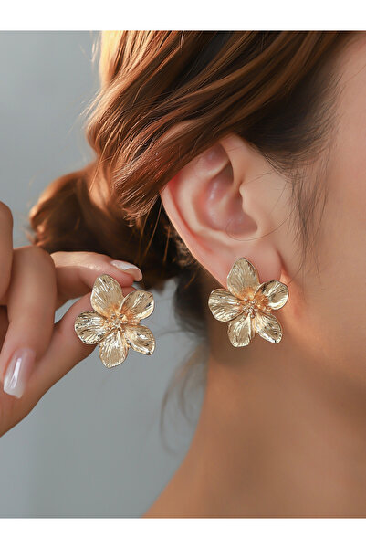 Take Two By Styli Floral Stud Earrings