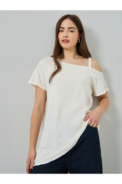 Styli White Asymmetric Shoulder Knit Top
