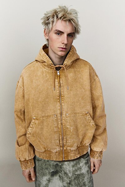 Bershka Kapüşonlu dolgulu fermuarlı ceket