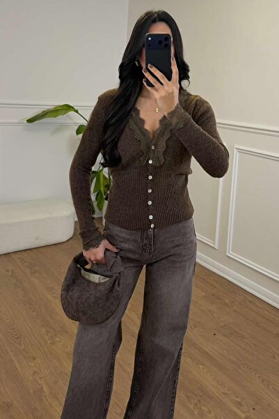 Gizem Süvari DANTEL DETAYLI TRİKO HIRKA - KAHVE