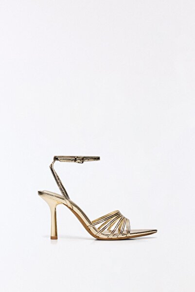 Bershka Çok bantlı topuklu sandalet