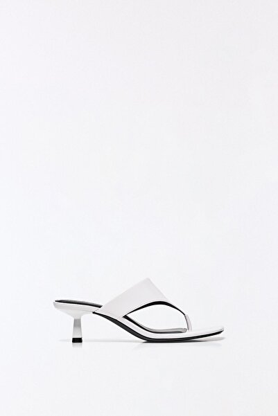 Bershka Kısa sivri topuklu sandalet
