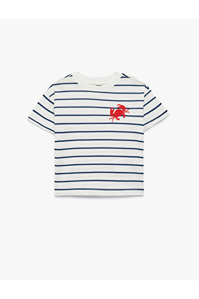 Koton Памучна тениска с къс ръкав, кръгло деколте и бродерия с раци