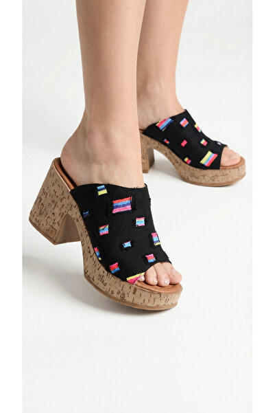 Limeo صنادل نسائية صيفية مريحة بكعب عالٍ وتفاصيل علم ملون