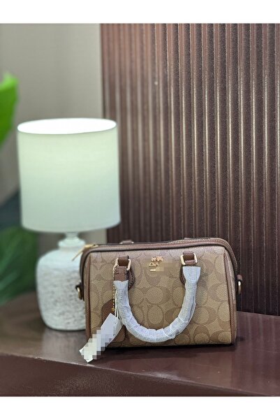 Generic Handbag and shoulder bag, high quality material, with accessories
