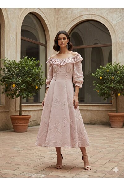 Pyramid masterpieces Women's dress for the confusing age group