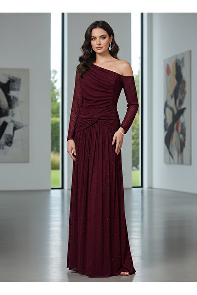 DVNA Maroon evening dress with an off-the-shoulder design and elegant draping...