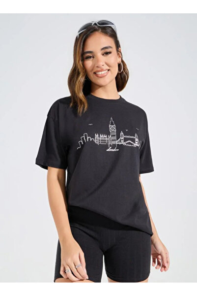 sevdaonline Büyük beden Londra baskılı yuvarlak yakalı tişört.