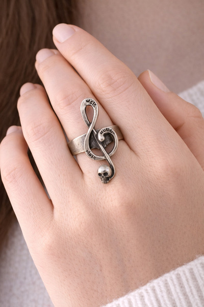 HER ŞEY NOTA www.herseynota.com Adjustable Silver Color Ring with Left Hand S...