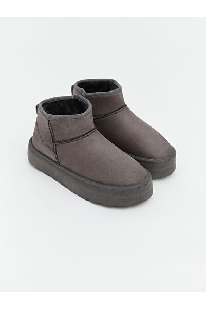 LC Waikiki أحذية نسائية من الفرو الصناعي من Özmarka للموسم الجديد