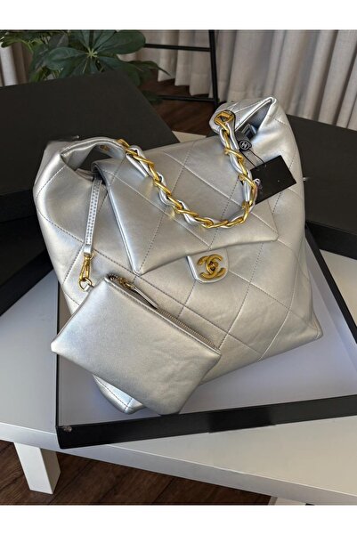 Ropi A luxurious and elegant women's handbag, an alternative to designer brands.