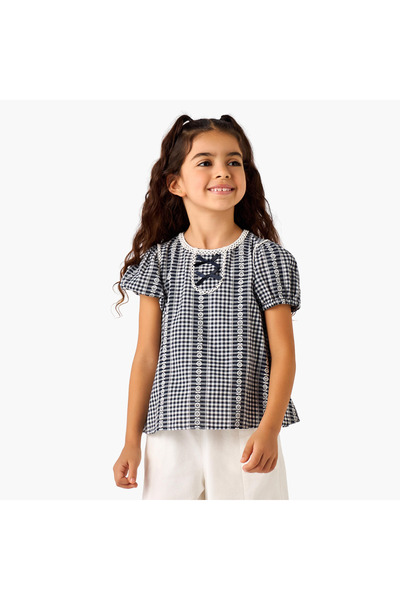 Juniors Round Neck Short Sleeve Top with Button Closure