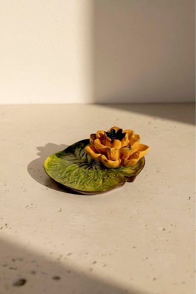 Rivaİstanbul Yellow Lotus Flower Decorative Plate