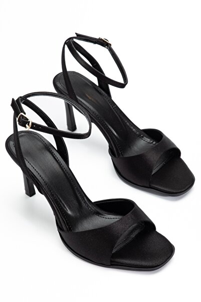 BY BERLE SHOES Kadın Siyah Saten Küt Burun Bilekten Bağlama Detaylı Arkası Aç...